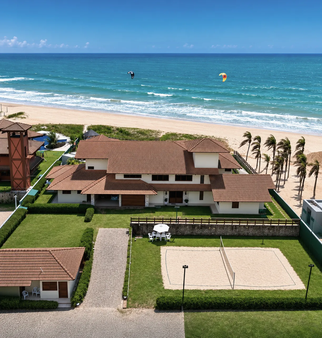 Vista aérea da Casa Amarela de frente para a praia da Taíba